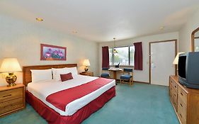 Travelodge By Wyndham Mackinaw City